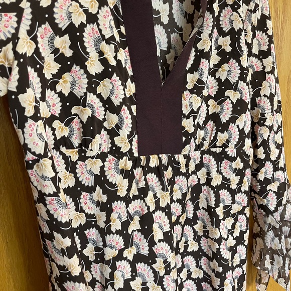 Diane von Furstenberg Silk Top Women’s Medium Trumpet Sleeves - Picture 7 of 9